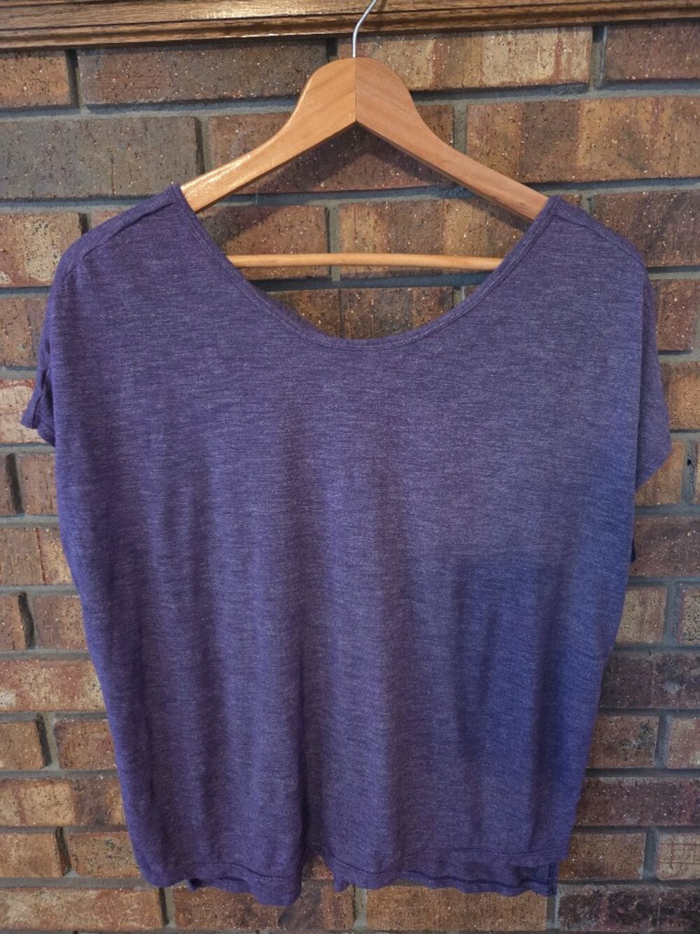 Gaiam Purple Flowy Yoga Athletic Tee with Side Slits Size Small